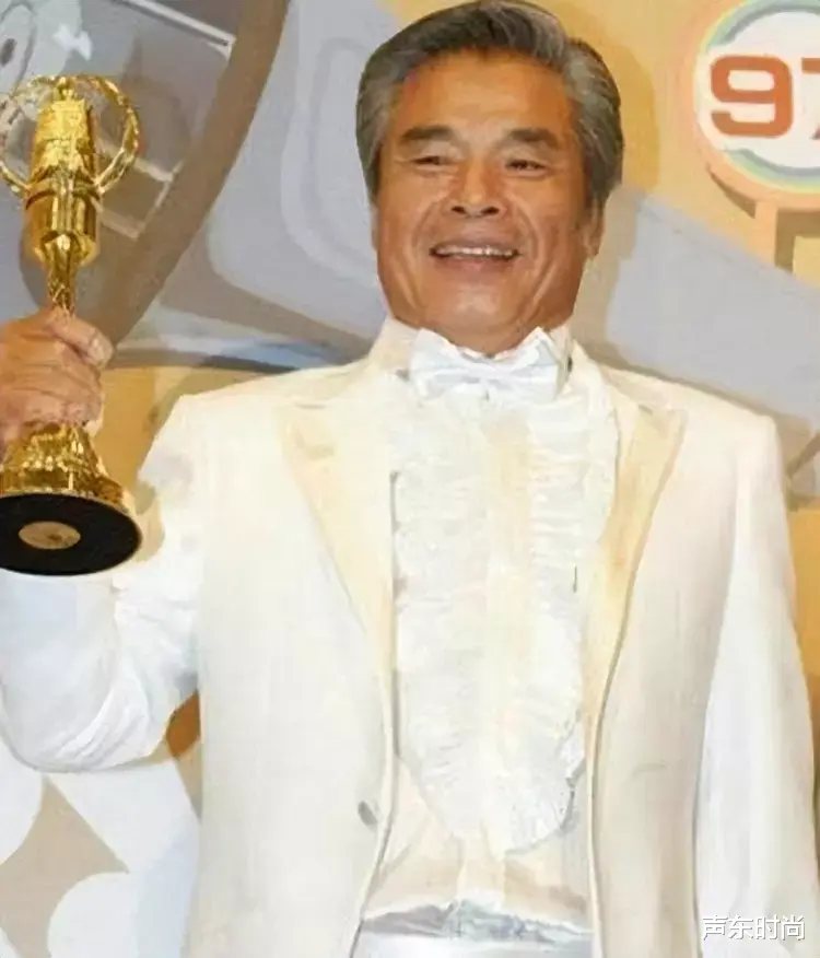 韦小宝|现实版“韦小宝”:同时拥有过6个老婆,最小的比他小了40多岁