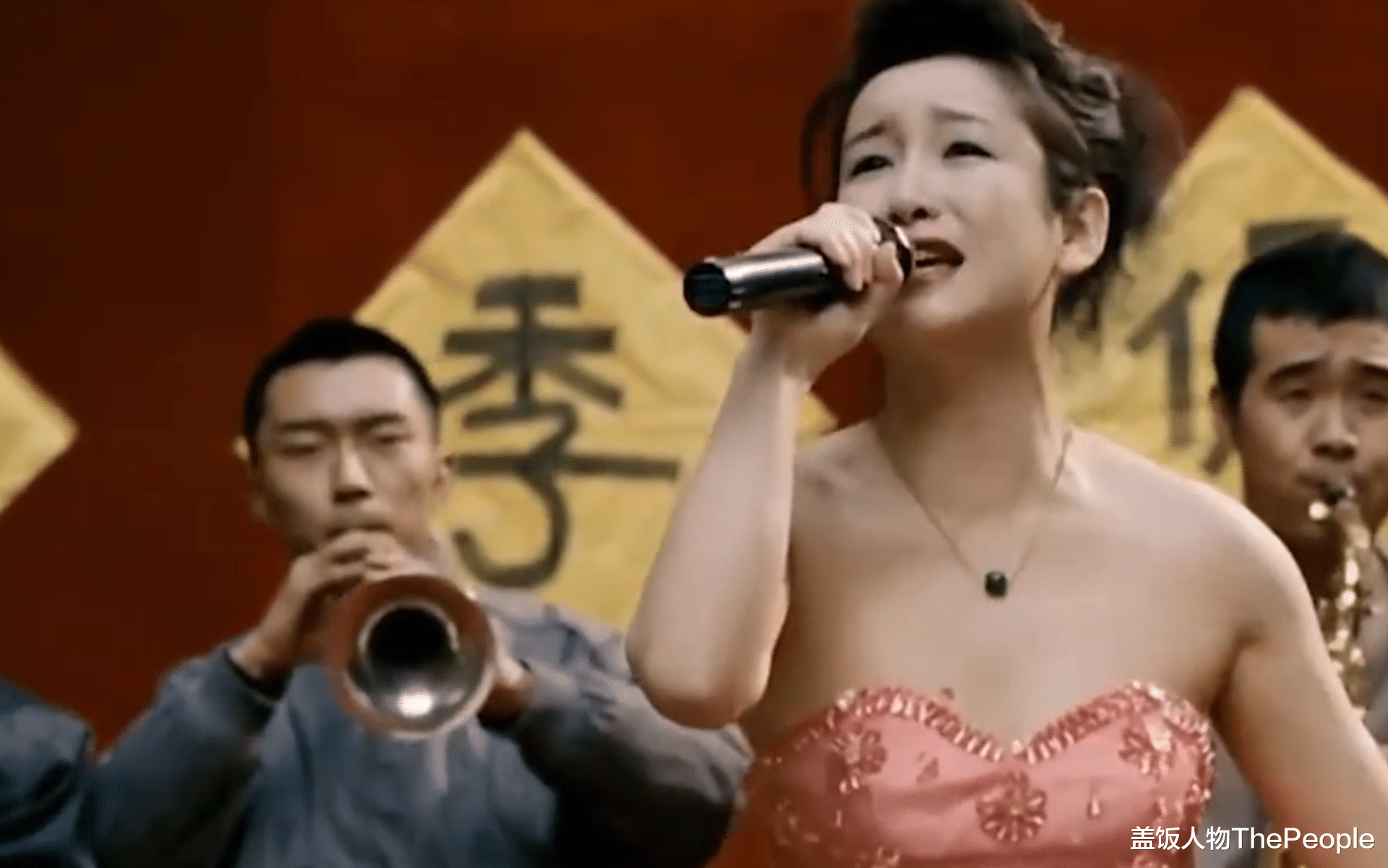 陪你一起好好吃饭|明星身体这么金贵？杨丽萍指甲每年花18万，莫文蔚3千万投保双腿