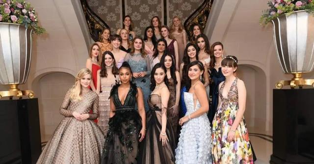 赌王|何超欣：赌王78岁的老来女，因长相酷似利智，一出生就身价700亿