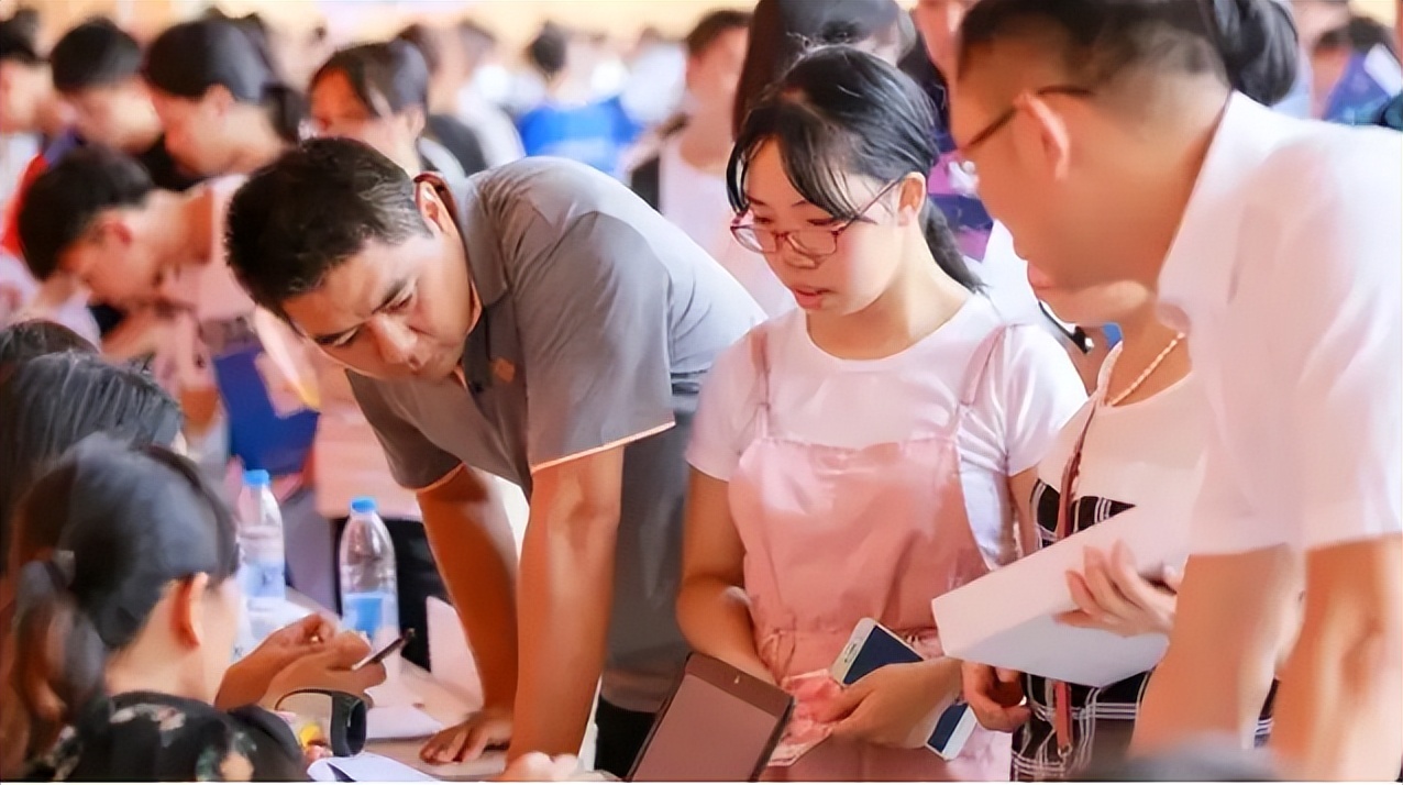 求职|中石化迎来“离职潮”,费力考上的铁饭碗,为啥大学生不想要了?