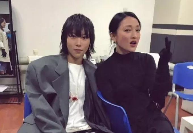 周迅|周迅又被爆出新男友,接受采访毫不避讳!