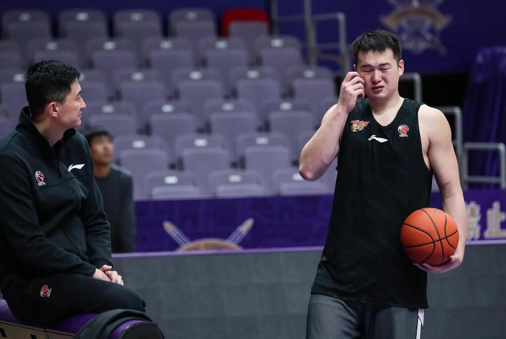 广东男篮|广东男篮核心离队！场均11分悍将挺可惜，球迷呼吁杜锋挽留