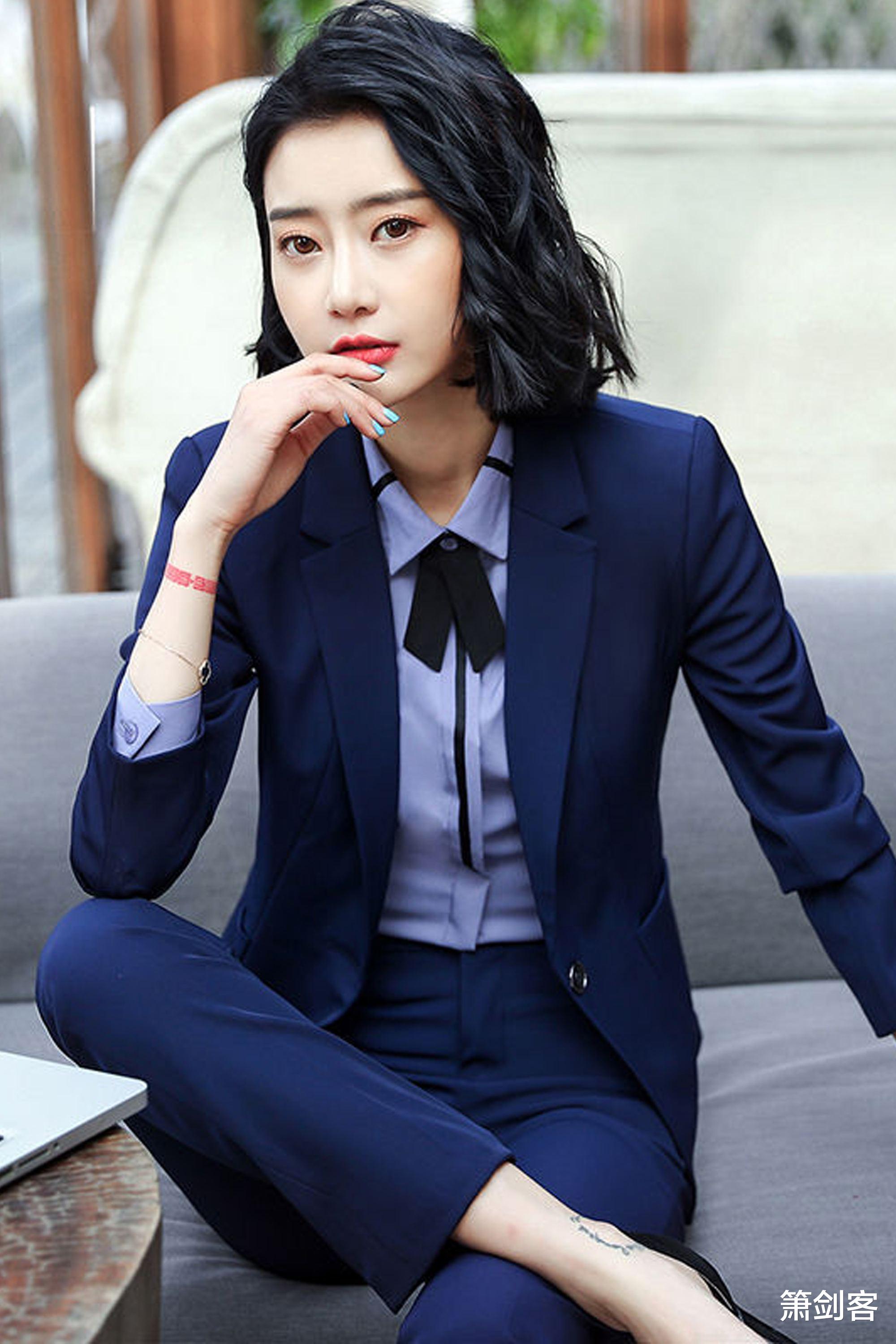 南京|闺女双一流211大学研究生，留在南京闯，还是回小县城事业单位？