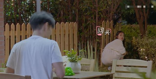 李君婕|重温《心动的信号1》才发现：李君婕这4个行为就是在明目张胆抢人