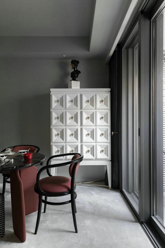 120㎡现代极简,低调灰色的空间,文艺时尚的软饰,设计很高级