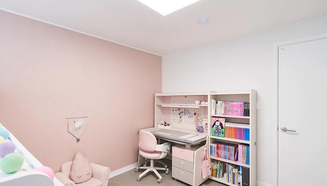 客厅看电视越来越少,干脆为了女儿不装了,给93提供一个好环境