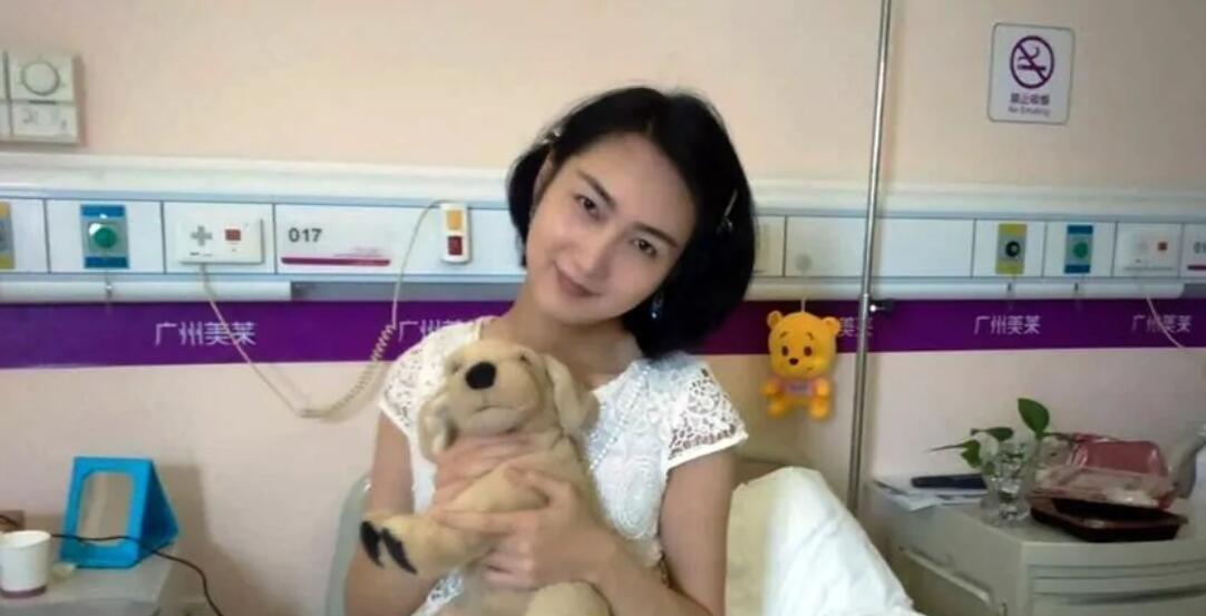 刘婷|17年前，刘霆背母上学感动中国，29岁变性为刘婷，如今怎么样了？