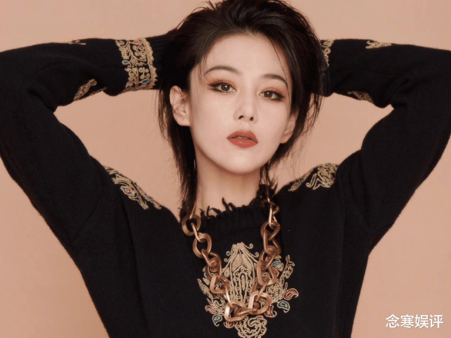 运动 张馨予晒高清怼脸照，自曝过完年胖7斤，想要约粉丝一起打卡瘦身