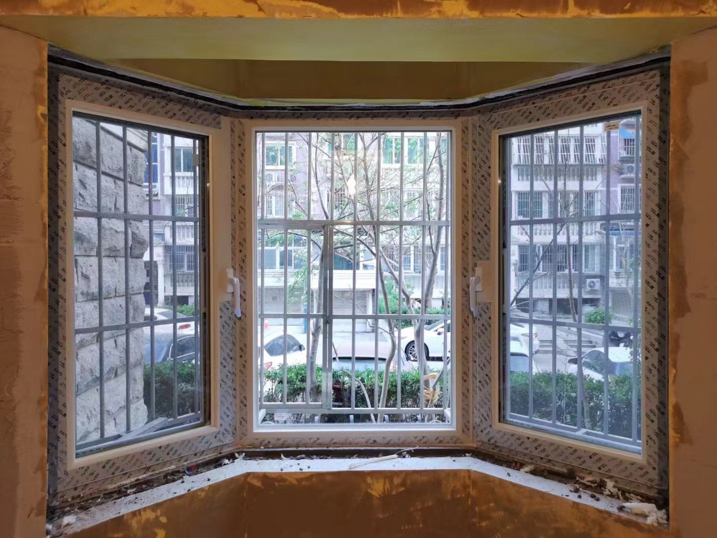 我们来看看铝合金门窗的优点都有哪些吧!