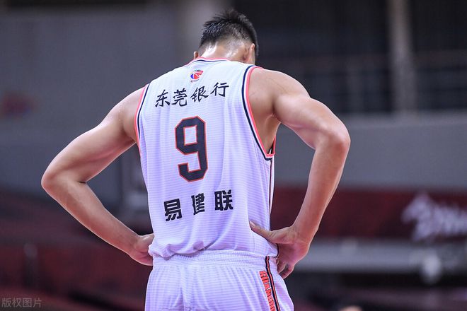 易建联|宏远球迷哭了！易建联正式发表声明，杜锋朱芳雨没看错人