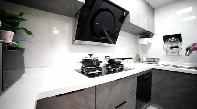 77㎡北欧2室,阳台设榻榻米,全屋收纳有方,还特敞亮!