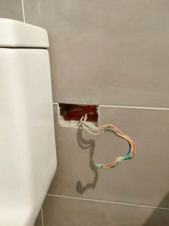 装一次房钱花没了，架也吵了，再遇到这5个\不到位\，都想扇自己！