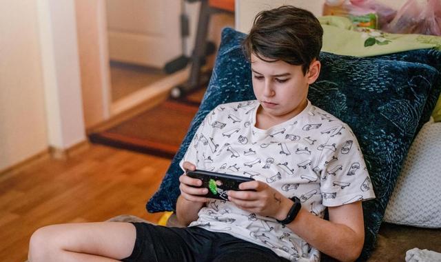 软件|为什么教老人用电子产品这么难：他们无法理解抽象符号建立的逻辑