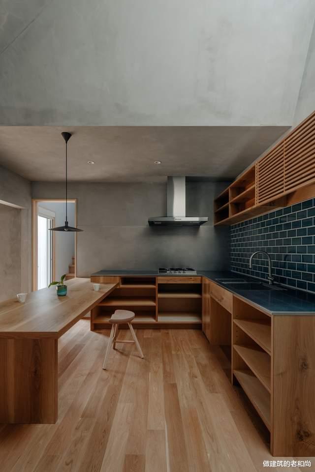 面积仅109㎡的住宅:一个大屋顶将所有空间融合在一起