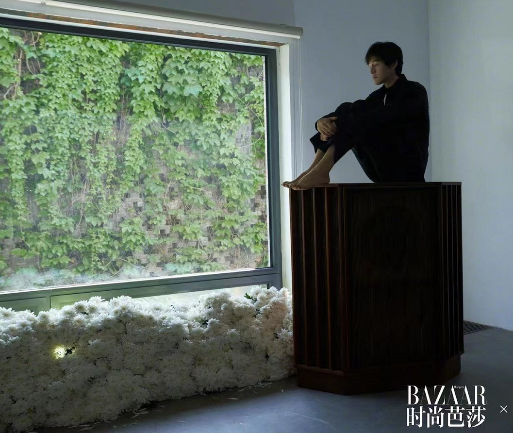 李小璐|吴磊真给童星长脸!跟胡歌世纪合体拍大片,穿休闲装帅气不输胡歌