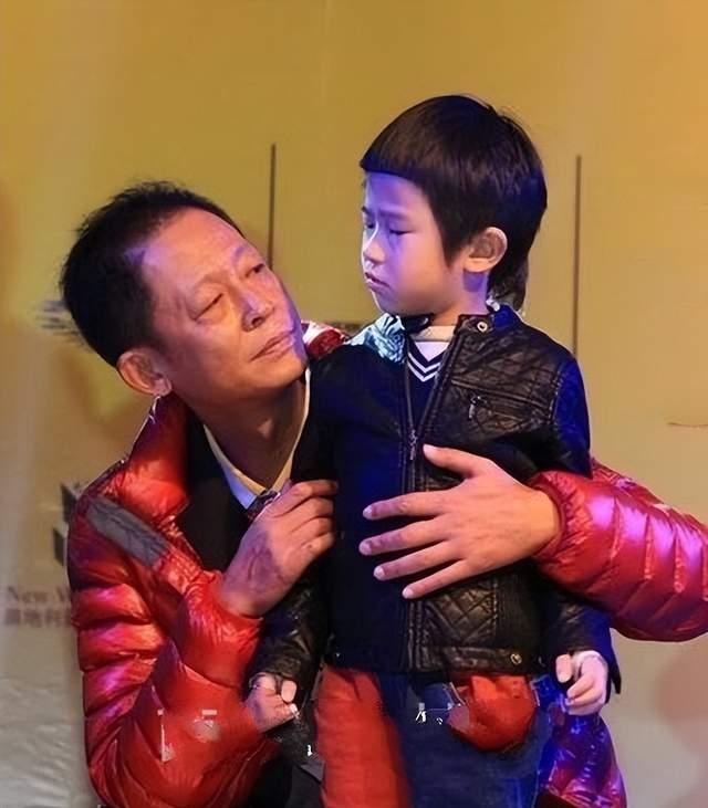 王志文|王志文：爱过许晴和徐帆，最终娶了女富豪陈坚红，14年来恩爱如初