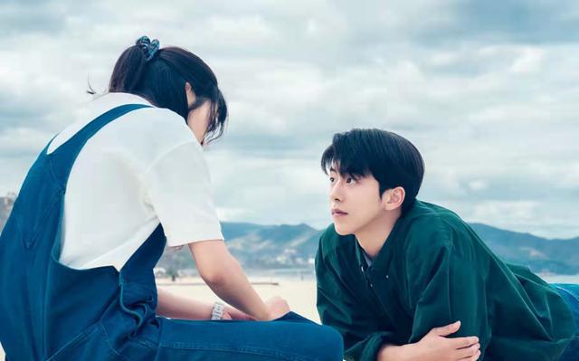 二十五二十一|《二十五》被指烂尾评分骤降,韩网骂声一片,这是青春伤痛文学?