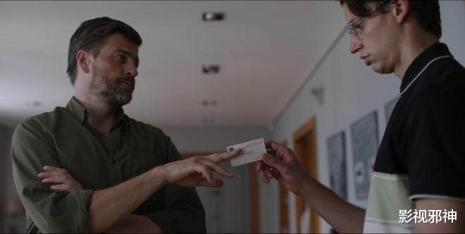 张扬|辣妹版「宿醉」，养眼烧脑尺度非凡