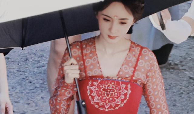 杨幂|狐妖小红娘：预计2023年播出，集数很友好，杨幂的妆造不简单！