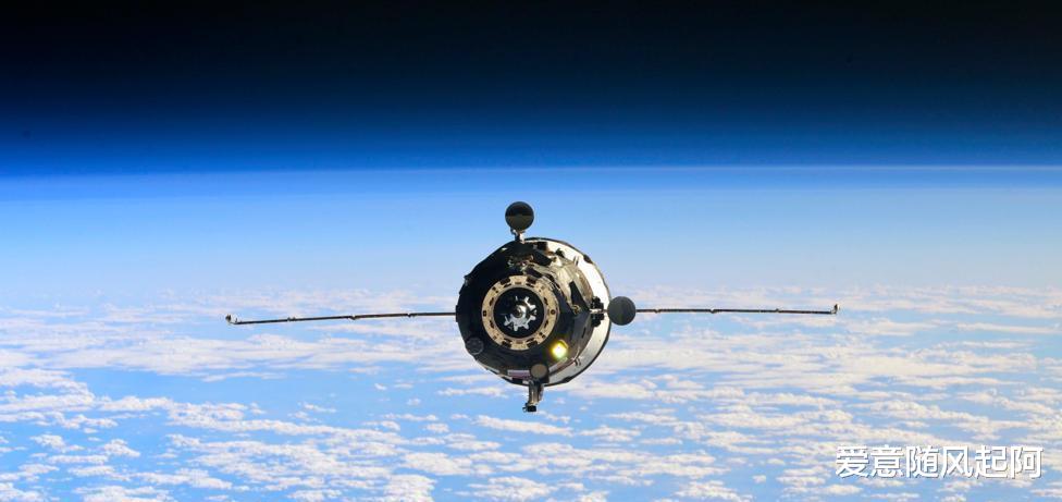 2022世界航天第1艘飞船重返地球!一场251天的太空之旅就此落幕