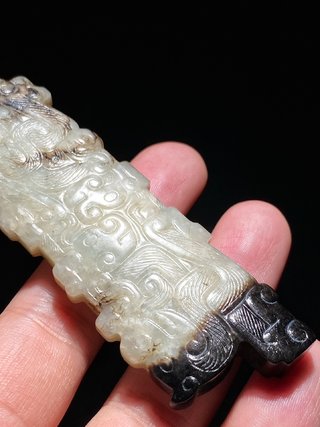 |战国 和田玉受沁 蟠虺纹 龙纹 扁勒 勒子 挂件