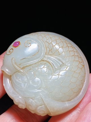 博物馆|清 和田玉籽料 白玉 嵌银 鱼形 把件 挂件