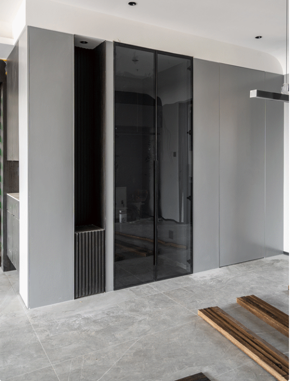 装修牺牲餐厅空间,隔个储物间,1.5㎡就够用,如今都夸我有远见