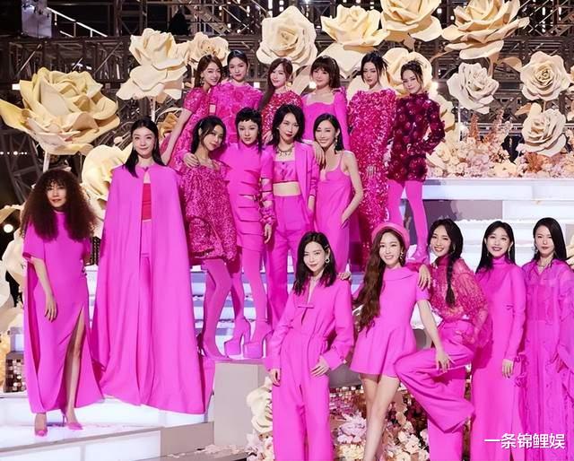 皮特|王心凌夺得《浪姐3》总冠军原本高兴，那英当面一盆冷水，太尬了