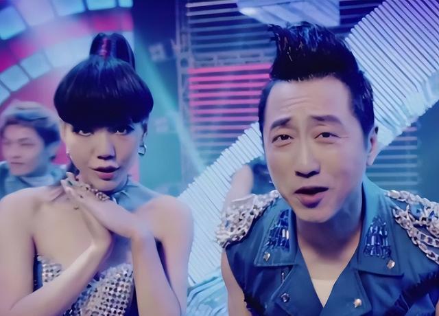 吴莫愁|消失的“巨星”吴莫愁:从代言费1.3亿到县城卖唱,她经历了什么