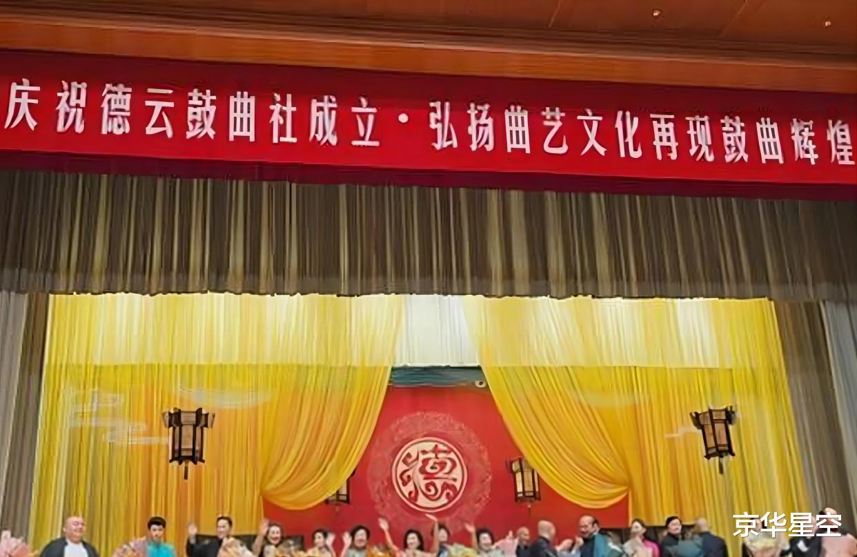 相声|郭麒麟秦霄贤已破圈，岳云鹏张云雷趟新路，专业说相声难以出头？