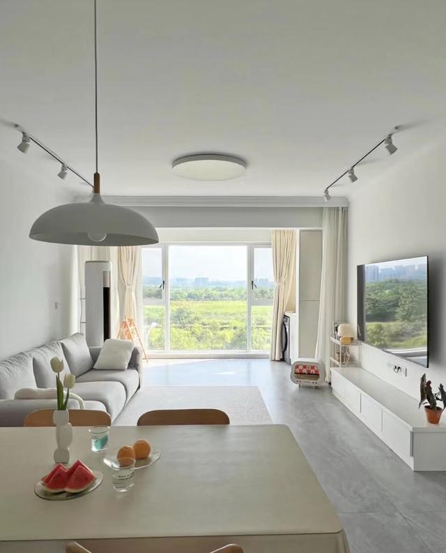 90后夫妇拒绝“过度装修”,爸妈说像出租房,却收获上万网友关注