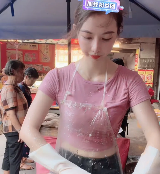 渔妹妹成功避险,手指受伤仍坚持直播宰鱼,假人设事件被顺利度过
