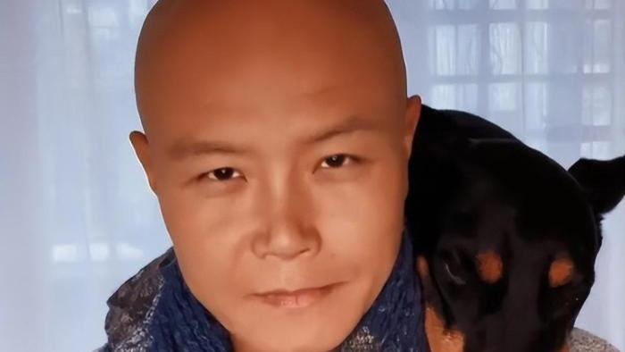 乐嘉|乐嘉妻子陶红因病去世，9岁女儿一路跪拜！