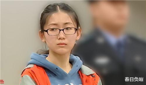 杨雪鸥案件:因拒缴40块钱的停车费撞死收费员,祖父:在家豪横惯了