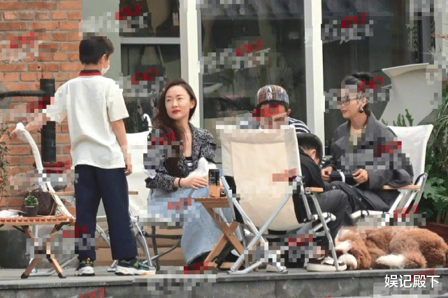 陈思诚|陈思成佟丽娅疑似复合,一同出行甜蜜似新婚,还帮对方整理衣角!