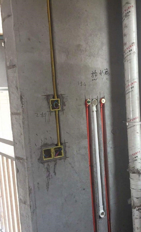 入住才发现,改水电时没留这3根管必须返工,不然丑的就是自己!