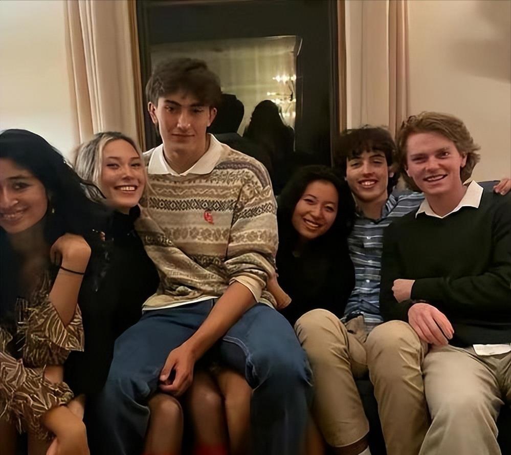 谷爱凌|谷爱凌与男友滑冰亲吻，男方身份背景曝光，两人门当户对