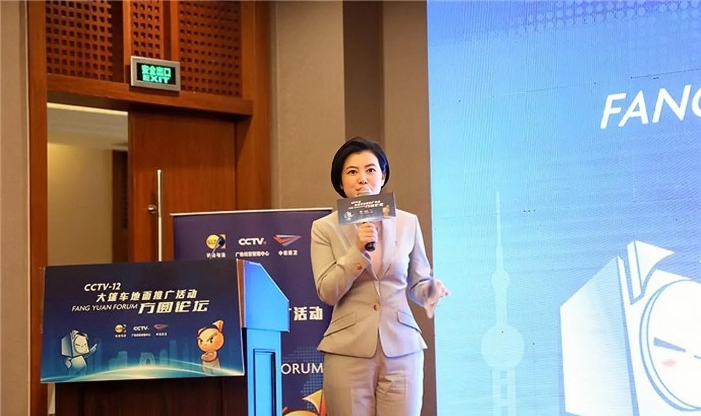 路晨|路晨:难得一见的央视美人,因主持《一线》而深受大众喜欢