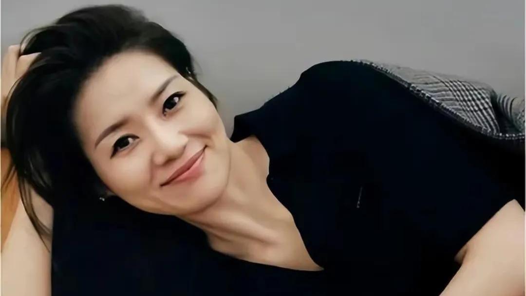 李娜|网球一姐李娜40岁变美登时尚杂志被质疑整容，高情商回答挽回面子