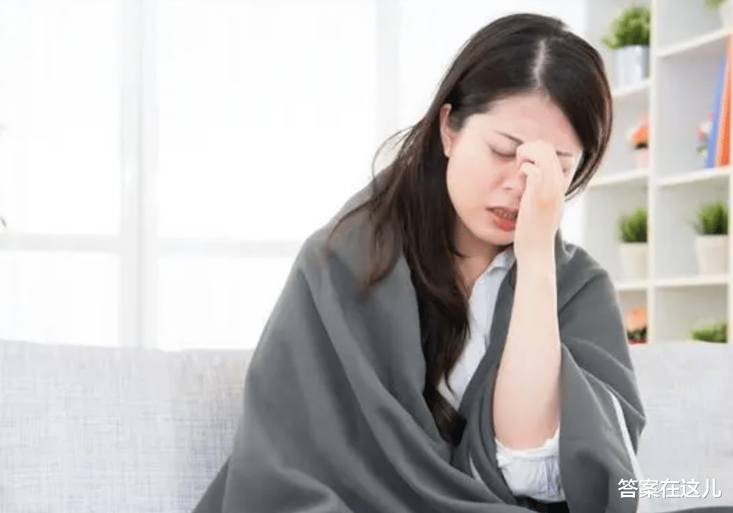 为什么女性要经历更年期,生殖期还这么短?可能是为帮助人类进化