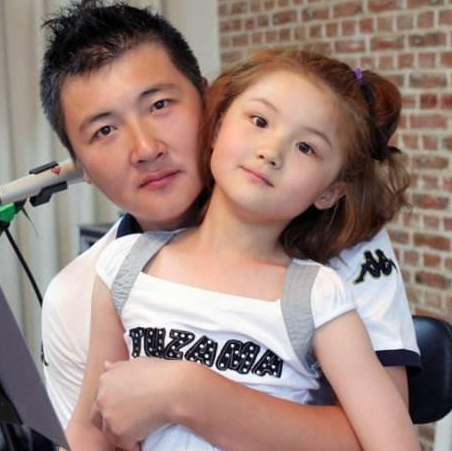 孙楠|孙楠与买红妹离婚13年后,两个女儿的差距太大,真是同父不同命