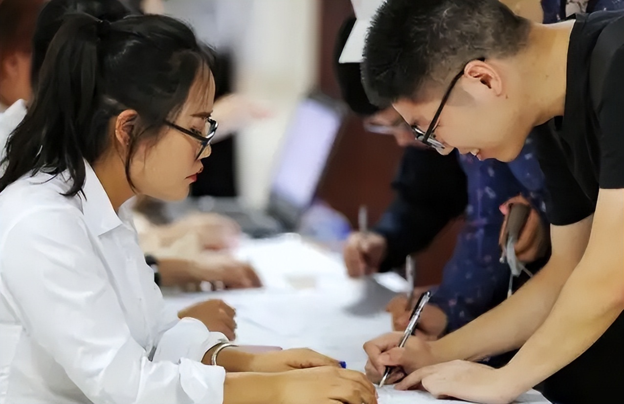 招聘|中国烟草公开招聘正式工，待遇很丰厚，30岁以下均可报考