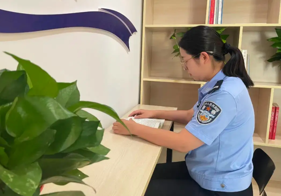 赵阳|“实在干不动了”，辅警工作8年仍选择离职，工资低不是全部原因