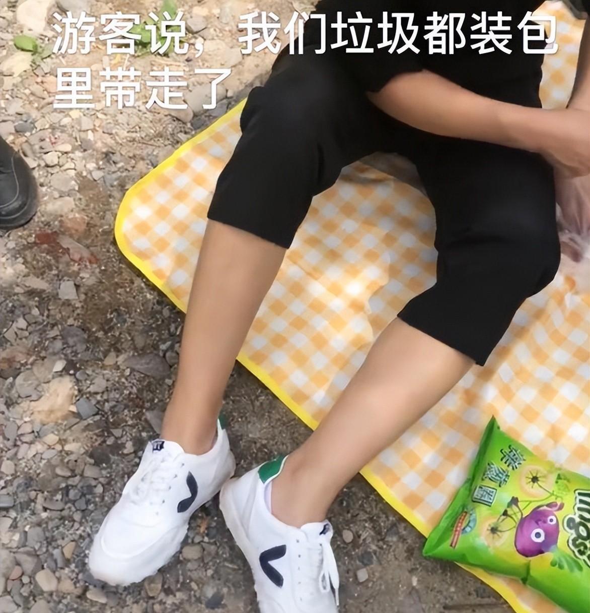 河北男子在景区树下被收费,管理费按心情收,看谁不爽找谁要?
