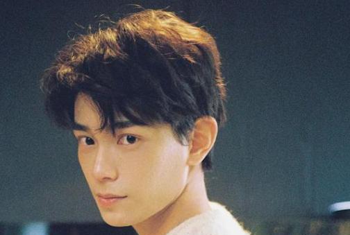 |《黑莲花攻略手册》主角又换了，看到新女主，越换越没看头