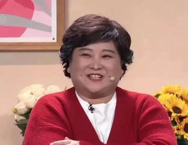 中国好声音|春晚喜剧人的私服不简单：张小斐一件大衣要两万，沈腾神似买家秀