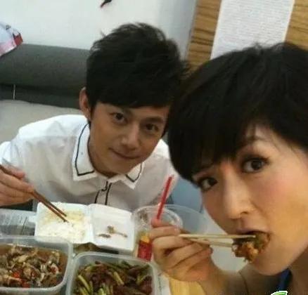 谢娜|谢娜,从太阳女神到处处被喷,现在的她就“垮”得这么严重了?