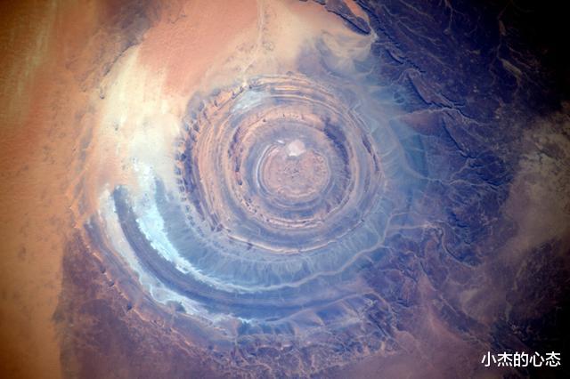凝视太空的神秘“巨眼”,直径高达48公里,究竟从何而来?
