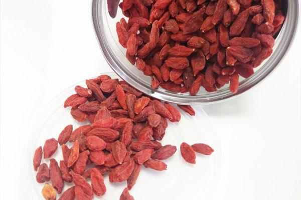 肝脏|肝不好人易老,几种水早上经常换着喝,有助于降肝火排毒素