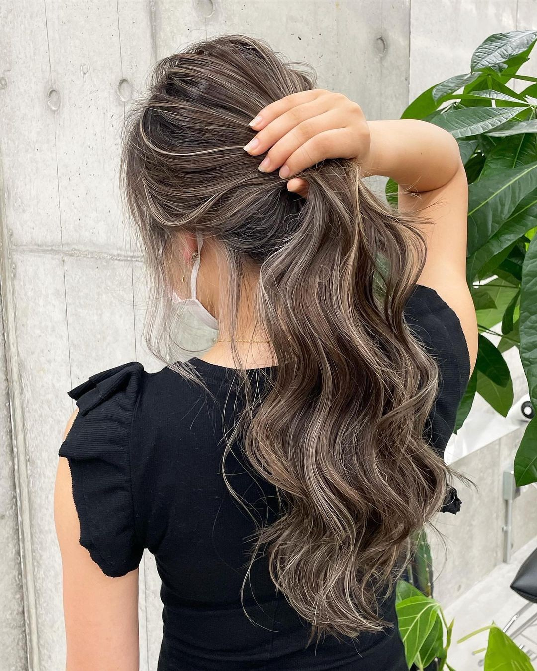 卷发 烫了卷发别总披着,试试这几种盘扎造型,优雅大气又有女人味